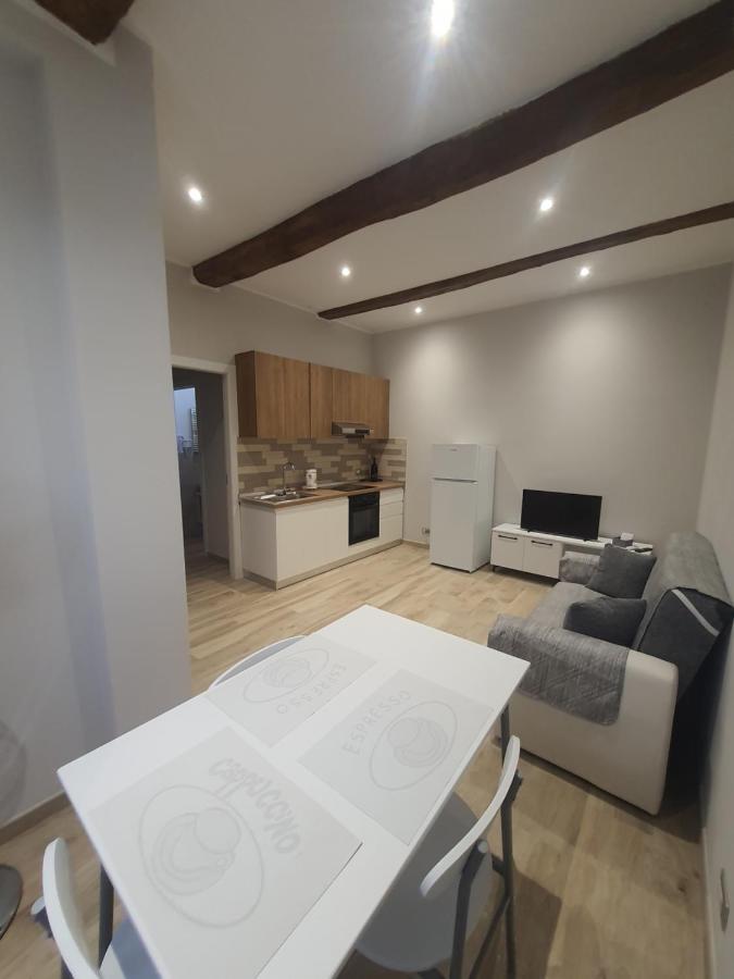 Ferienwohnung Alloggi Di Porta Po Cremona Exterior foto